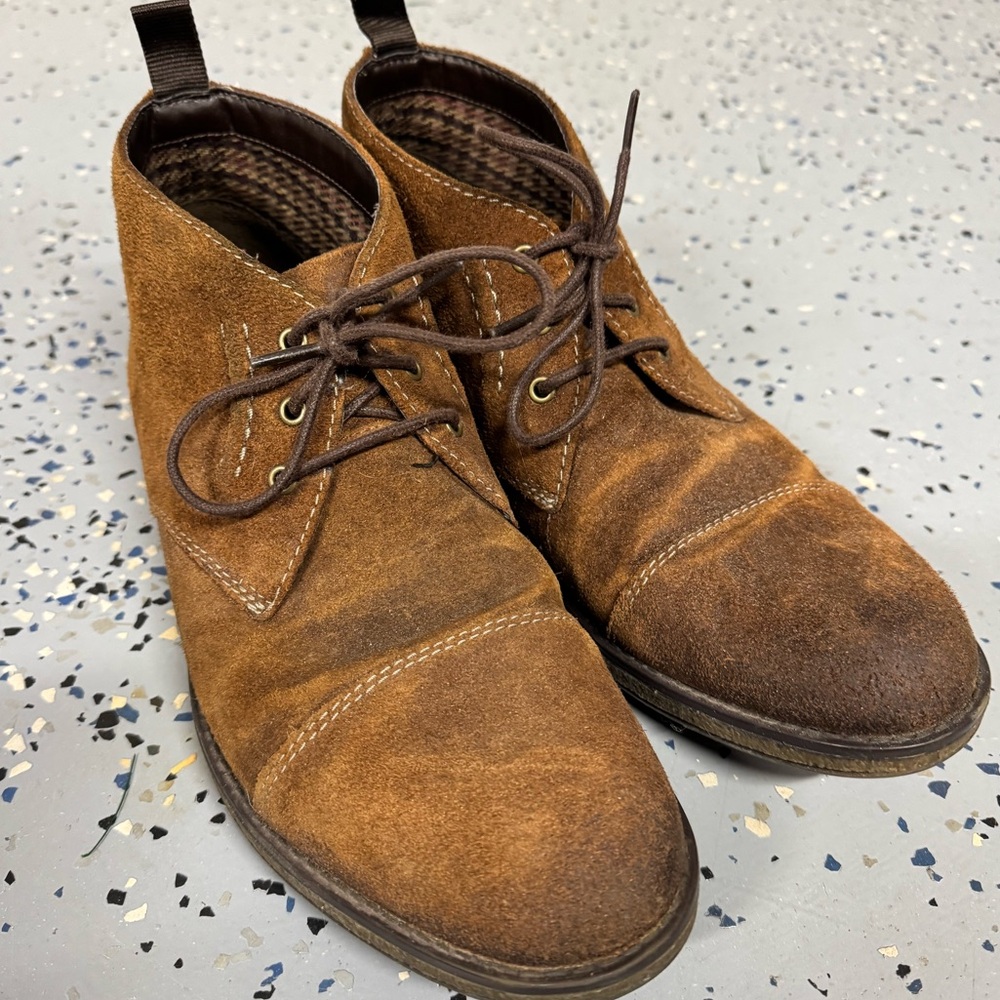 Clark’s brown leather men’s chukka boots size 11